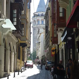 Meroddi Galata Mansion Istambul